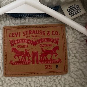 Men’s Levi’s Sherpa Lined Trucker Jacket